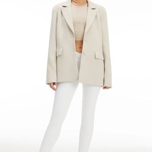 Brand new Good American boyfriend blazer. Size 3/4 (L/Xl)